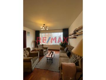 Descubre tu nuevo hogar en este lindo y amplio departamento, con vista a la calle, ubicado en sexto piso.

Inmejorable ubicación, se encuentra en la