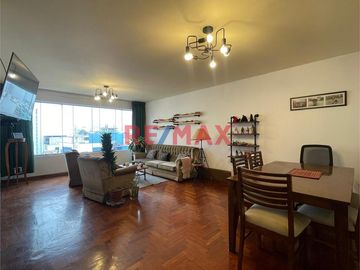 Descubre tu nuevo hogar en este lindo y amplio departamento, con vista a la calle, ubicado en sexto piso.

Inmejorable ubicación, se encuentra en la