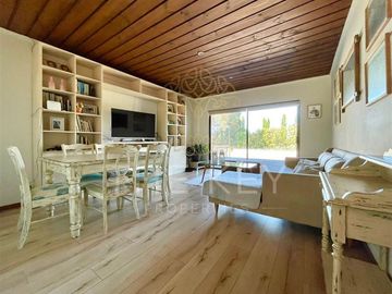 Terreno y casa en venta de 5 dorm. en Los Angeles