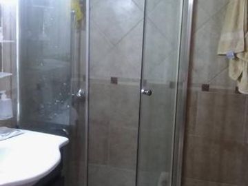 Chalet, 4 ambientes con pileta en  Lomas de Zamora