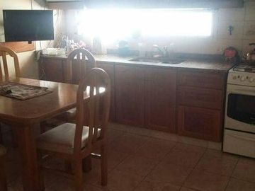 Chalet, 4 ambientes con pileta en  Lomas de Zamora