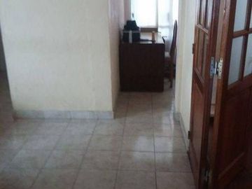 Chalet, 4 ambientes con pileta en  Lomas de Zamora