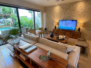 Casa con alberca privada, rooftop con lounge y hamaca, en privada con cancha de