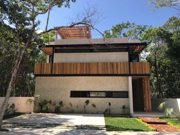 Casa con alberca privada, rooftop con lounge y hamaca, en privada con cancha de