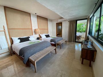 Casa con alberca privada, rooftop con lounge y hamaca, en privada con cancha de