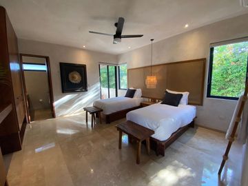 Casa con alberca privada, rooftop con lounge y hamaca, en privada con cancha de