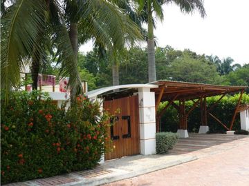 286. CASA CAMPESTRE EN CARMEN DE APICALA