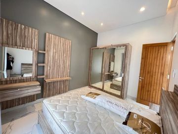 Dijual Rumah Baru Fully Furnished dengan Kolam Renang Pribadi