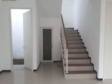 RUMAH GRESS SUTOREJO TIMUR Hadap Selatan-Barat