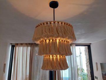 Estudio, con galeria de arte, paneles solares, alberca con solarium, concierge,