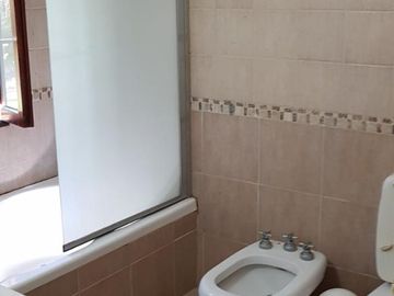 Carilo- hermosa casa en Venta