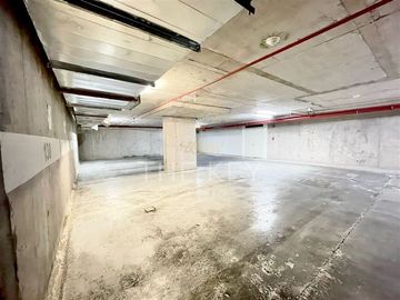 Cómodos estacionamientos en venta en Vitacura