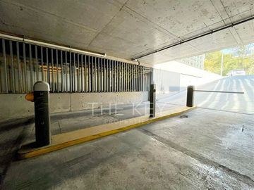 Cómodos estacionamientos en venta en Vitacura