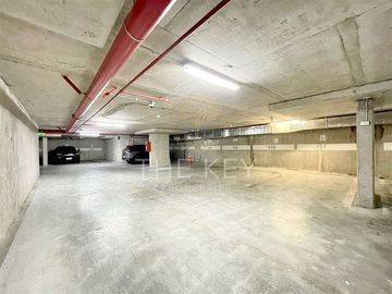 Cómodos estacionamientos en venta en Vitacura
