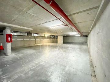 Cómodos estacionamientos en venta en Vitacura