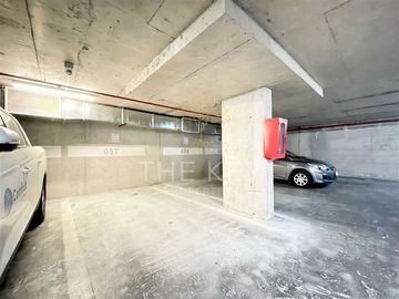 Cómodos estacionamientos en venta en Vitacura