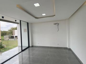 casa en venta en manantial de las mercedes. Cod V3075