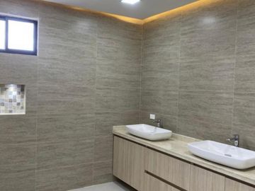 casa en venta en manantial de las mercedes. Cod V3075