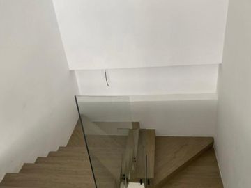 casa en venta en manantial de las mercedes. Cod V3075
