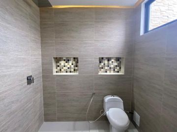 casa en venta en manantial de las mercedes. Cod V3075