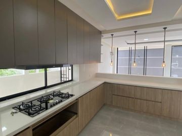 casa en venta en manantial de las mercedes. Cod V3075