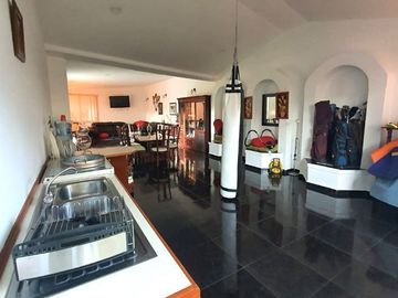 CASA EN RENTA CON SEGURIDAD EN LOMAS DE VALLE ESCONDIDO, ATIZAPÁN DE ZARAGOZA