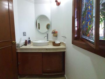 CASA EN RENTA CON SEGURIDAD EN LOMAS DE VALLE ESCONDIDO, ATIZAPÁN DE ZARAGOZA