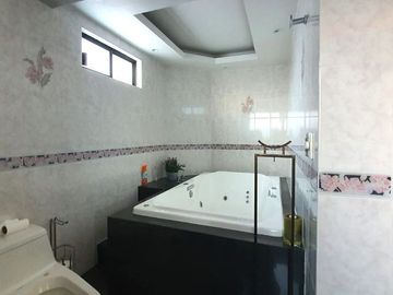 CASA EN RENTA CON SEGURIDAD EN LOMAS DE VALLE ESCONDIDO, ATIZAPÁN DE ZARAGOZA