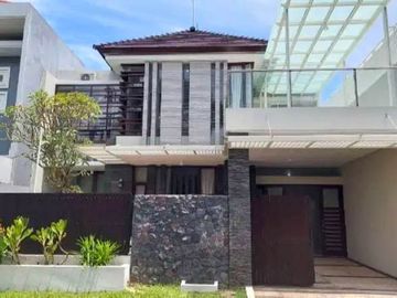 Rumah 2 Lantai + Kolam Renang Luas 370 di Araya Golf Malang
