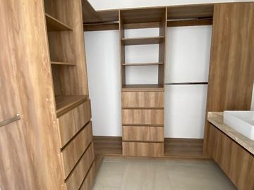 Estrena Casa en Valle de Juriquilla, Gran Ubicación, Diseño de Autor