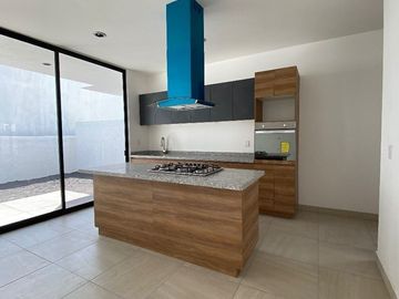 Estrena Casa en Valle de Juriquilla, Gran Ubicación, Diseño de Autor