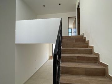 Estrena Casa en Valle de Juriquilla, Gran Ubicación, Diseño de Autor