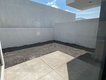 Estrena Casa en Valle de Juriquilla, Gran Ubicación, Diseño de Autor