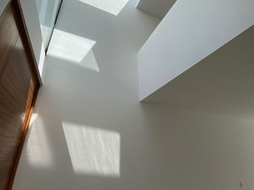 Estrena Casa en Valle de Juriquilla, Gran Ubicación, Diseño de Autor