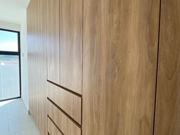 Estrena Casa en Valle de Juriquilla, Gran Ubicación, Diseño de Autor