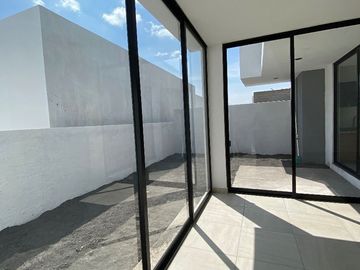 Estrena Casa en Valle de Juriquilla, Gran Ubicación, Diseño de Autor