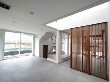 Town House di Pejaten dg Kolam Renang dan Taman Unfurnished HSE-A0497