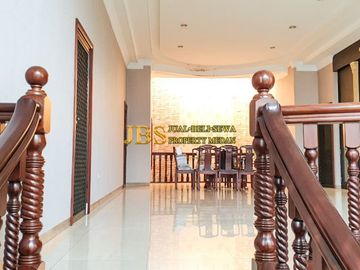 Dijual Rumah Lux Full Furnish Komplek Cemara Asri
