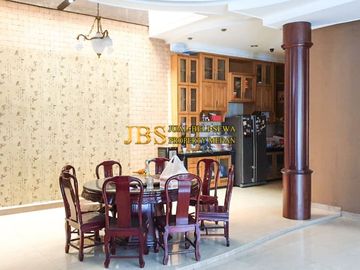 Dijual Rumah Lux Full Furnish Komplek Cemara Asri