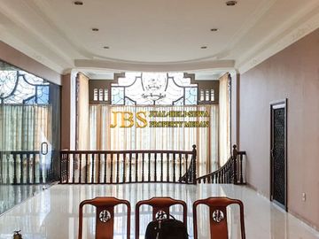 Dijual Rumah Lux Full Furnish Komplek Cemara Asri
