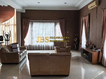 Dijual Rumah Lux Full Furnish Komplek Cemara Asri