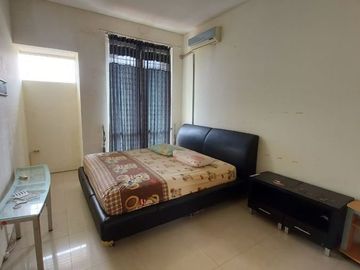 BUYER ONLY ) Turun harga dari 2,7M ke 2,5M!!!! Royal Residence luas tanah 9x18 dan full furnished lhoooooo!!!