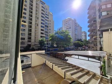 Amplio, 145m2 con terraza,3 dorm. 3 baños, estacionamiento