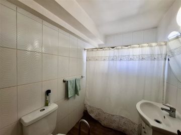 Amplio, 145m2 con terraza,3 dorm. 3 baños, estacionamiento