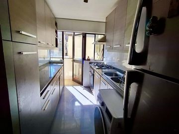 Amplio, 145m2 con terraza,3 dorm. 3 baños, estacionamiento