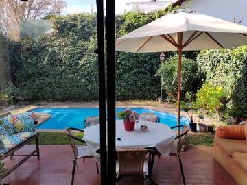 Casa en venta de 5 dorm. en La Reina
