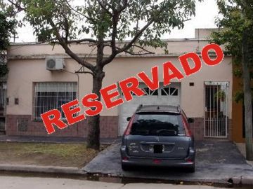 Casa amplia con parque libre.  Apta Crédito Bancario!!!!
