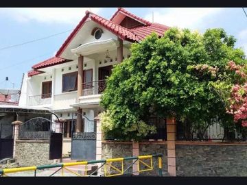 Dijual rumah istimewa di Taman pondok indah wiyung surabaya