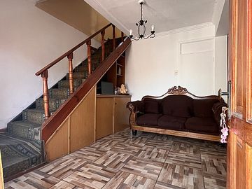 SE VENDE CASA ESQUINA CON DOS LOCALES COMERCIALES
