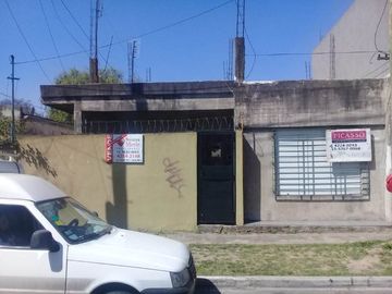 Casa en venta en Ezpeleta Este